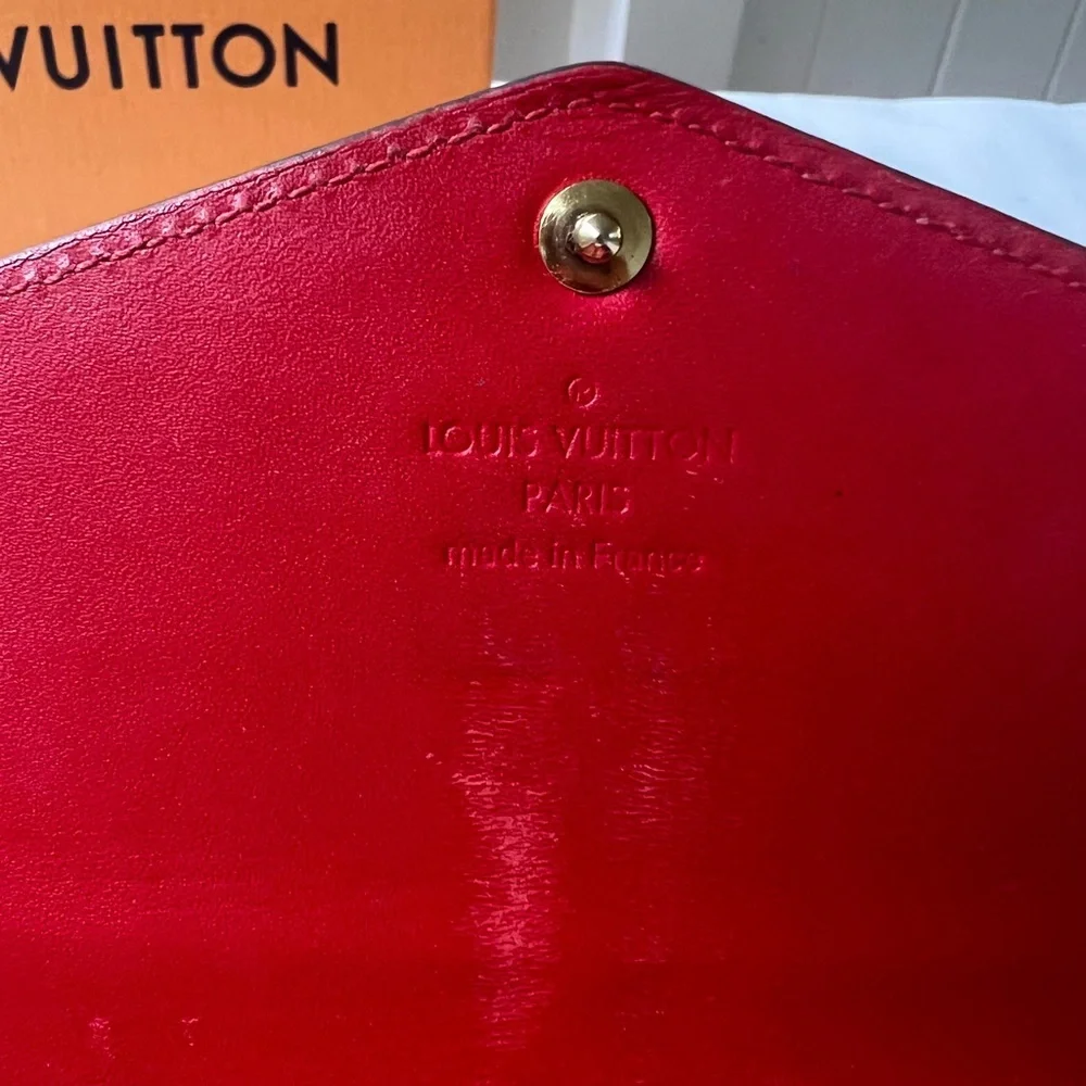 Louis Vuitton Sweet Sarah Vernis Wallet - Picture 5 of 12
